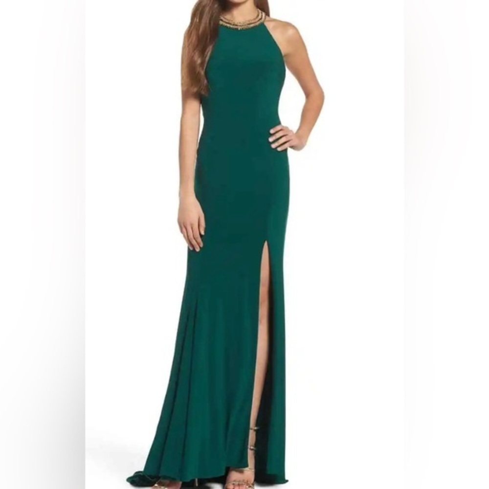 🎄🔴 SALE Mac Duggal Emerald green Jersey Halter Gown